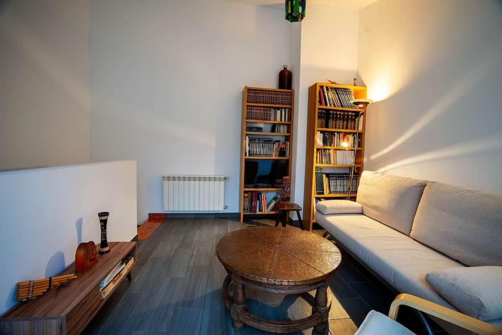 Apartament El Castuo Centro Historico Con Parking Caces Zewnętrze zdjęcie