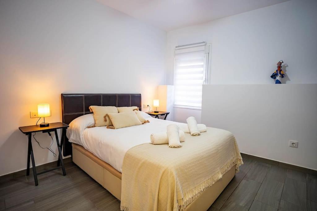 Apartament El Castuo Centro Historico Con Parking Caces Zewnętrze zdjęcie
