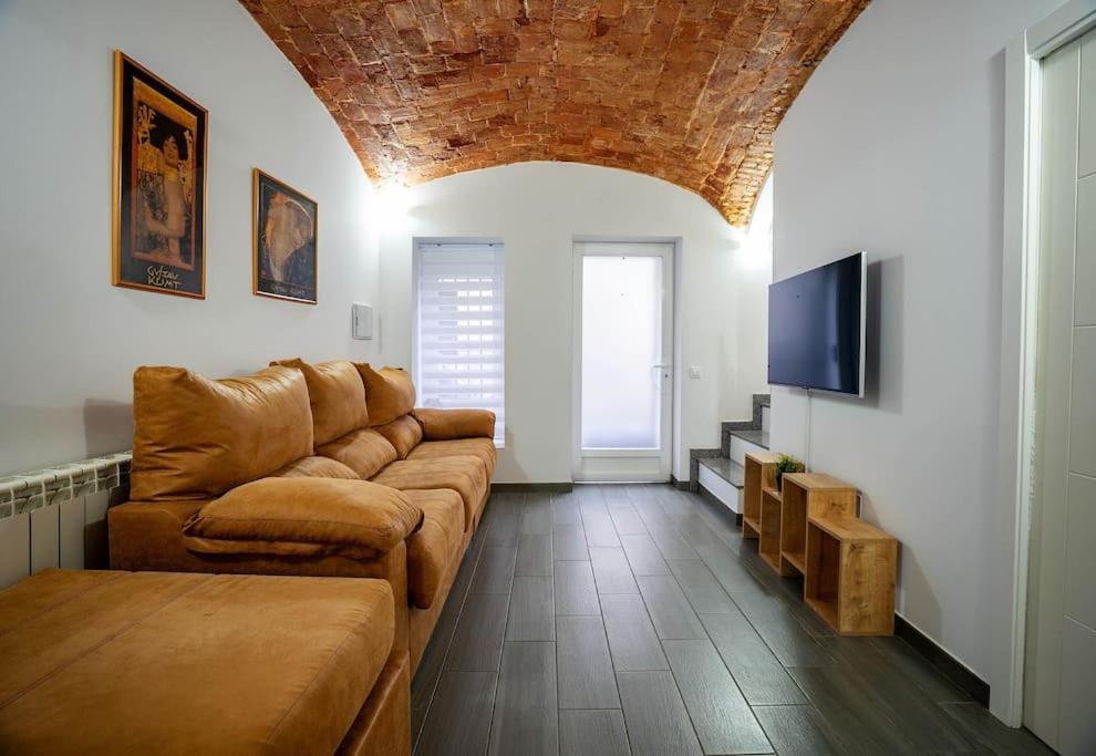 Apartament El Castuo Centro Historico Con Parking Caces Zewnętrze zdjęcie