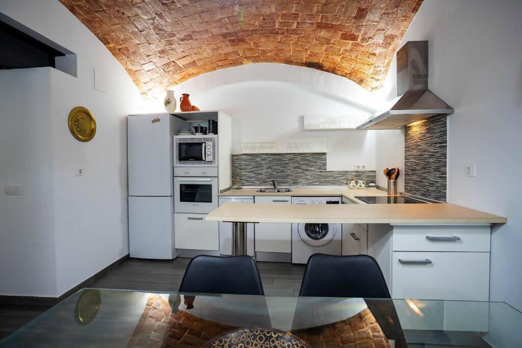 Apartament El Castuo Centro Historico Con Parking Caces Zewnętrze zdjęcie